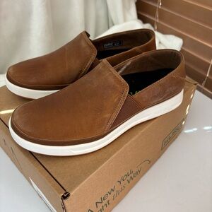 KURU Roam Atla Slip On Leather Shoe Size 9 Cognac Brown New With Box